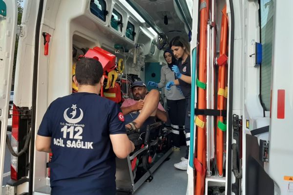 Otomobil akülü engelli araca çarptı: 1 yaralı