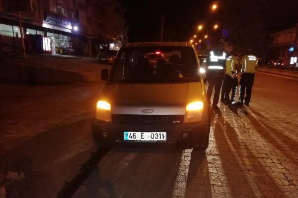 Otomobil ile hafif ticari araç çarpıştı: 1 Yaralı