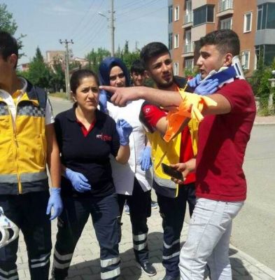 Otomobil İle Minibüs Çarpıştı: 1 Yaralı