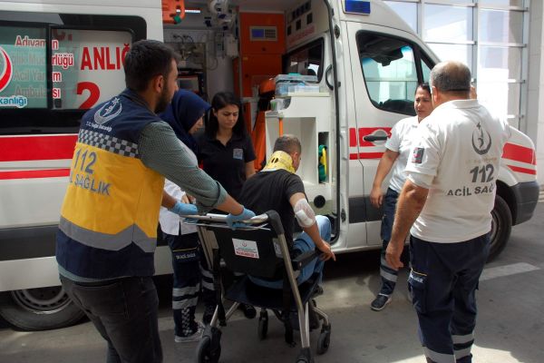 Otomobil ile motosiklet çarpıştı: 1 yaralı