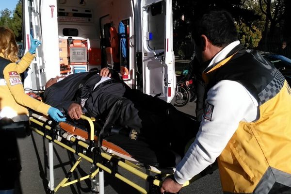 Otomobil ile motosiklet çarpıştı: 1 Yaralı