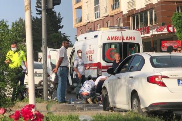 Otomobil ile motosiklet çarpıştı: 2 yaralı