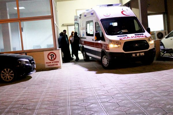 Otomobil ile traktör çarpıştı: 1 ölü, 1 yaralı