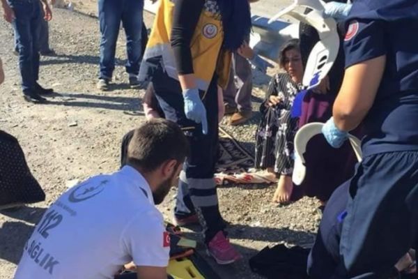 Otomobil ile yolcu minibüsü çarpıştı: 4 yaralı