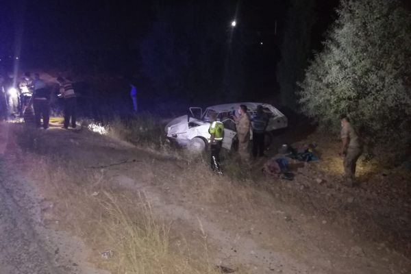 Otomobil şarampole devrildi: 1 ölü, 4 yaralı