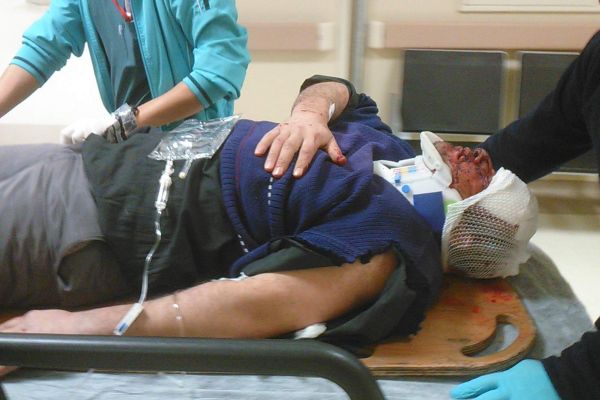 Otomobil Şarampole Yuvarlandı: 1 Ağır Yaralı