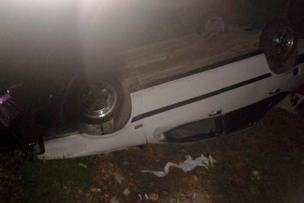 OTOMOBİL ŞARAMPOLE YUVARLANDI: 1 YARALI