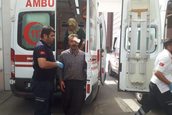 Otomobil şarampole yuvarlandı: 2 yaralı