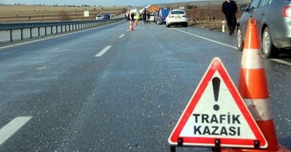 Otomobil şarampole yuvarlandı: 3 yaralı