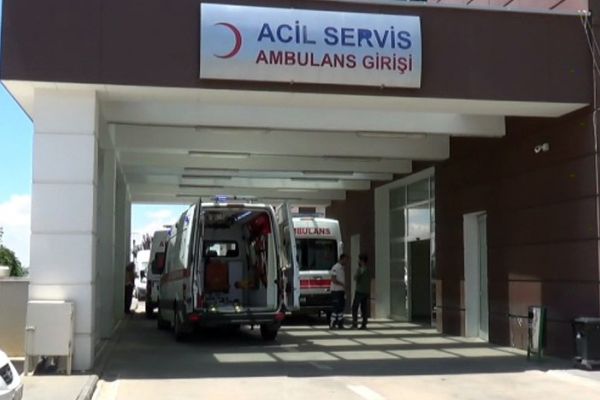 Otomobil şarampole yuvarlandı: 4 yaralı