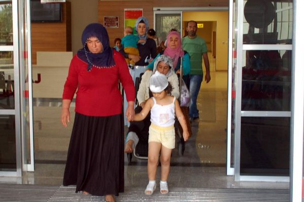 Otomobil Şarampole Yuvarlandı: 4 Yaralı