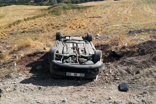 Otomobil takla attı: 2 yaralı