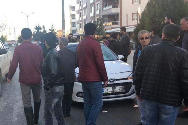 Otomobil yayaya çarptı: 1 yaralı