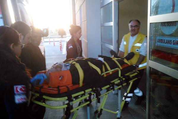 Otomobil Yayaya Çarptı: 1 Yaralı