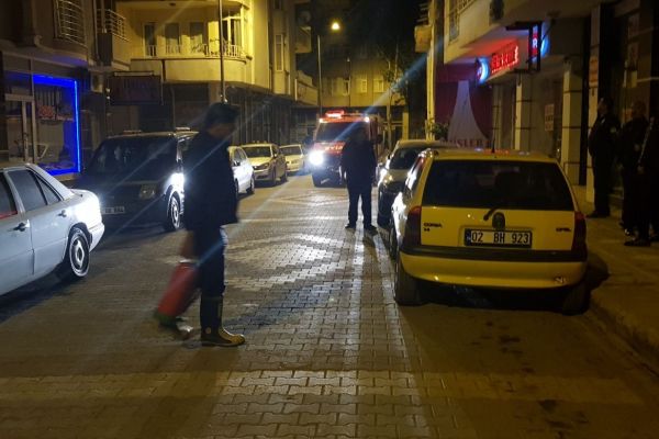 Otomobildeki gaz kaçağı mahalle sakinlerini tedirgin etti