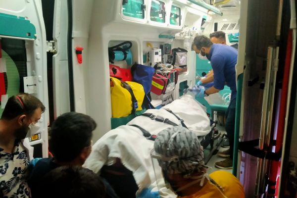 Otomobille çarpışan motosiklet sürücüsü hayatını kaybetti