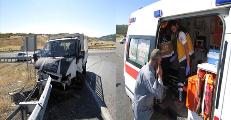 Otomobille Kamyonet Çarpıştı: 2 Yaralı