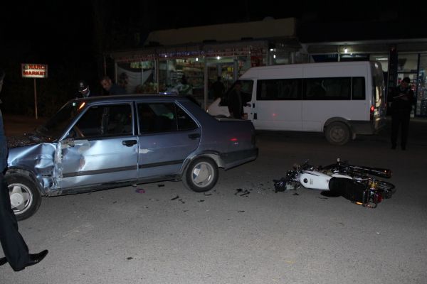 Otomobille motosiklet çarpıştı: 1 yaralı