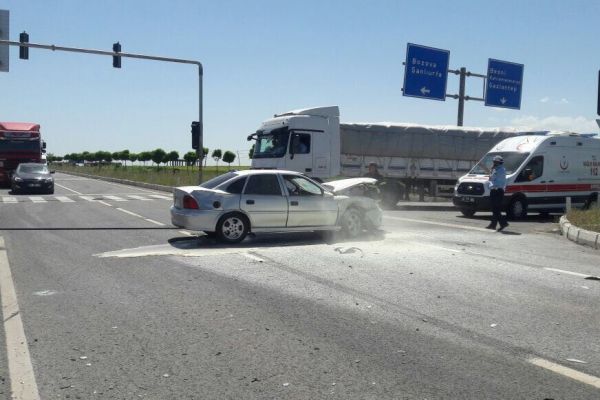 Otomobiller çarpıştı: 7 Yaralı