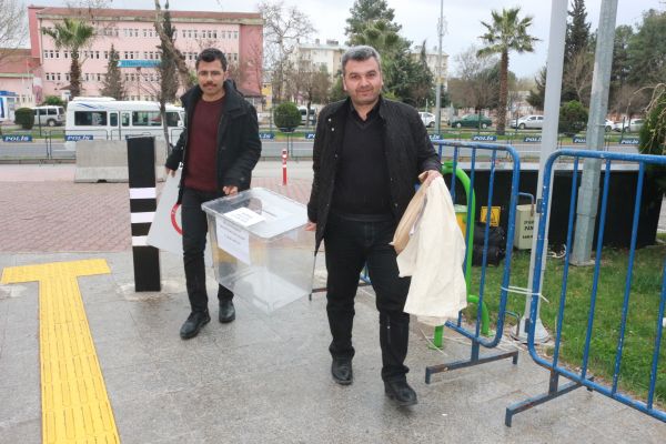 Oy torbaları Adıyaman Adliyesine gelmeye başladı