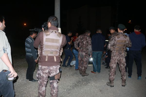 Özel Harekat Şube Müdürlüğü karşısında şüpheli valiz paniği