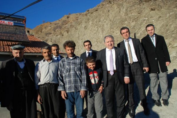 Özkan, Kazada Yaralanan Öğrencileri Ziyaret Etti