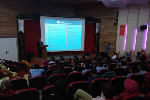 Park Hospital Hastanesinden öğrencilere seminer