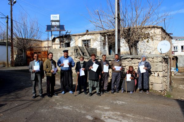 Perra Antik Kenti üzerindeki mahallenin sakinleri köy tipi evler istiyor