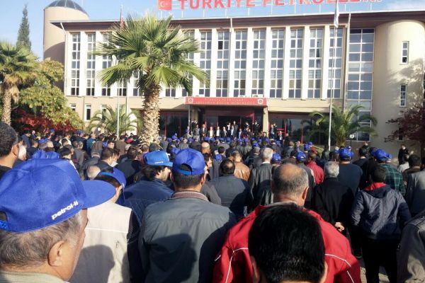 Petrol-İş Sendikası 1 gün iş bıraktı