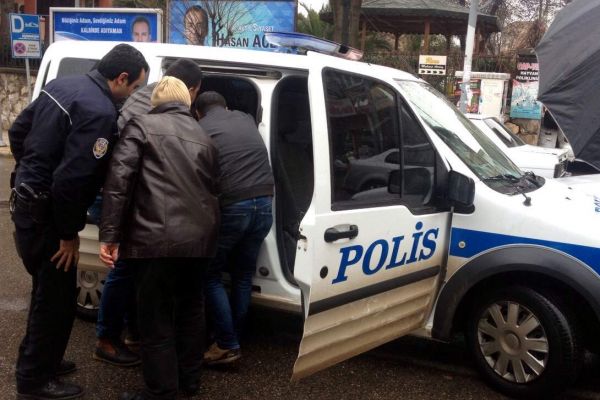 POLİS ARACI 13 YAŞINDAKİ ÇOCUĞA ÇARPTI