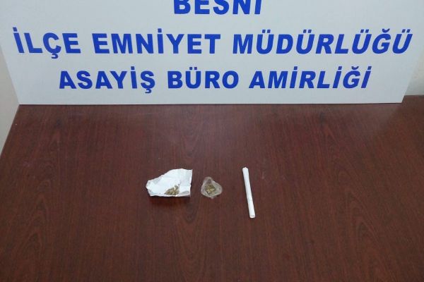 Polis ekipleri 18 gram uyuşturucu ele geçirdi