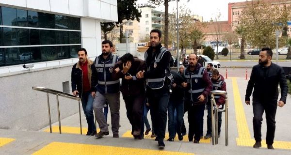Polis ekipleri çeteyi çökertti 