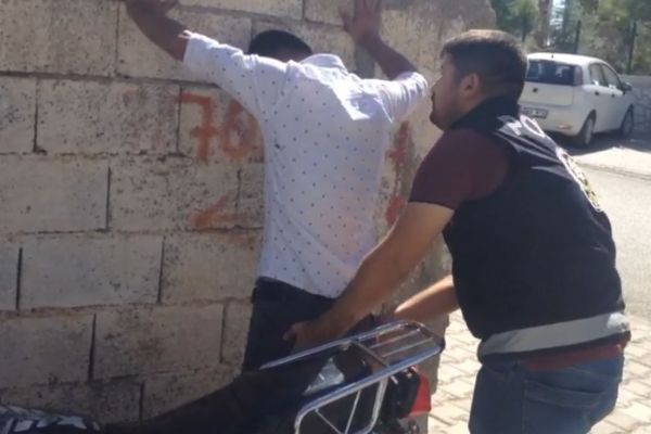 Polis ekipleri uyuşturucu tacirlerine göz açtırmıyor