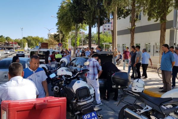 Polis şüpheli şahsı zor kullanarak gözaltına aldı