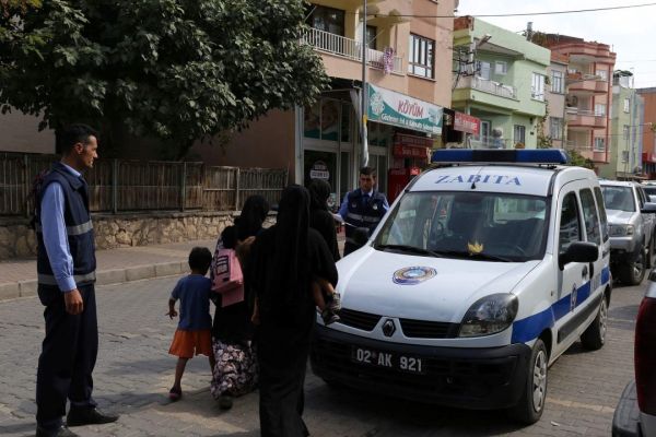 Polis Ve Zabıta, Dilenci Operasyonu Düzenledi