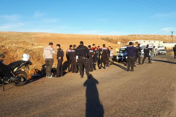 Polislerin kaza yapmasına neden olan sürücü yakalandı