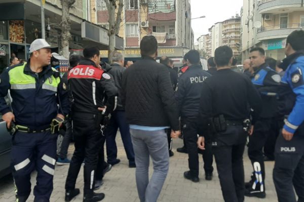 Polisten sokak kavgasına biber gazlı müdahale