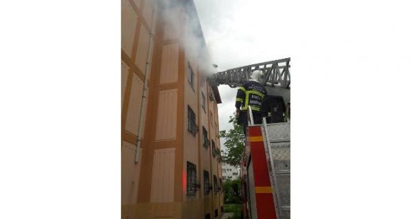 Prizde unutulan ütü yangına neden oldu