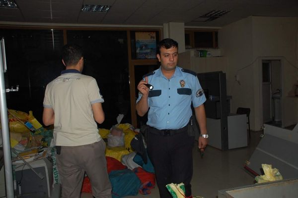 PTT Şubesinin Kapıları Açık Unutulunca Polis Harekete Geçti