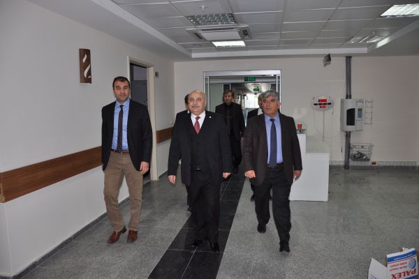 Rektör Gönüllü, Kadın Doğum Ve Çocuk Hastanesi’nde İncelemede Bulundu