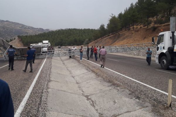 Rüzgar, EDS direğini devirdi