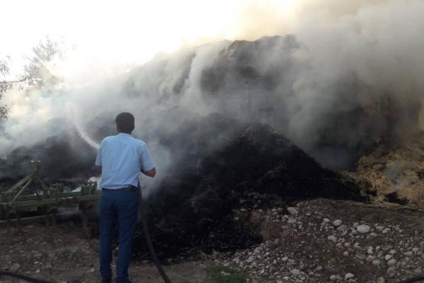 Saman yüklü tırda yangın