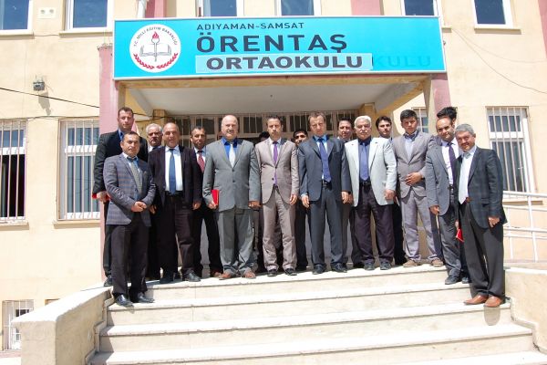 SAMSAT'TA BEYAZ BAYRAK ALAN OKULLARA PLAKET VERİLDİ