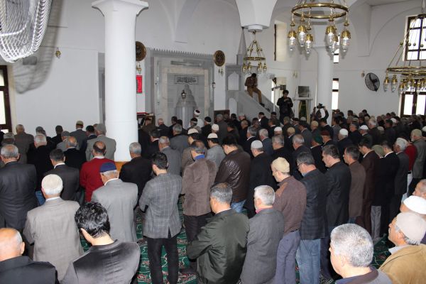 ŞEHİT CUMHURİYET SAVCISI İÇİN GIYABİ CENAZE NAMAZI KILINDI