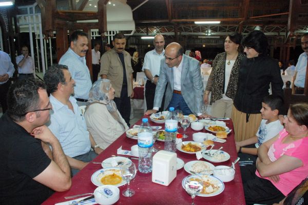 ŞEHİT POLİS AİLELERİ VE GAZİLER İFTARDA BULUŞTU