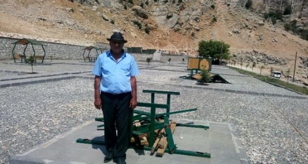Şerefsizler mesire alanına zarar verdi