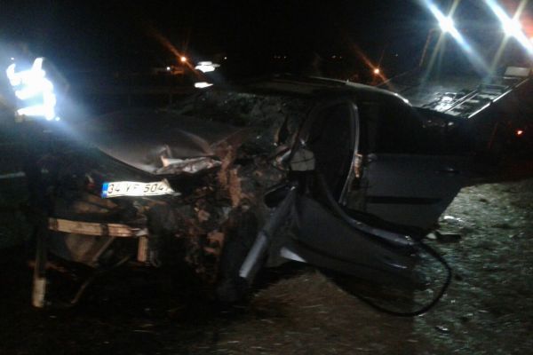 Seyir halindeki traktöre çarpan otomobil sürücüsü ağır yaralandı