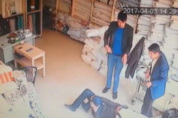 Silahlı kavga güvenlik kameralarına yansıdı