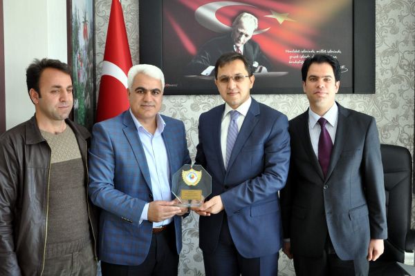 Sincik Gönüllüleri Spor Kulübünden Kaymakam Sağ'a, Plaket