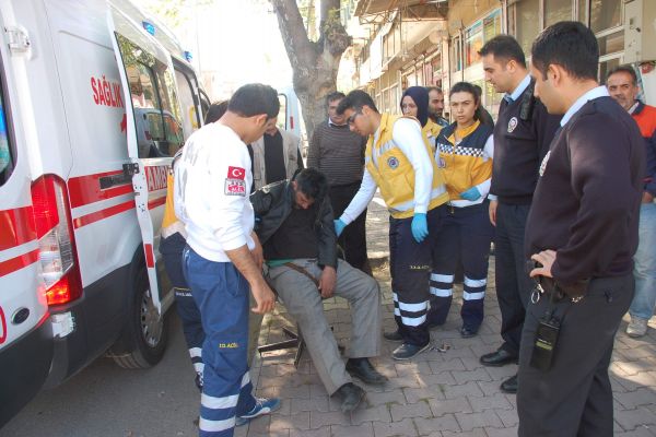 SOKAK ORTASINDA ALKOL KOMASINA GİRDİ